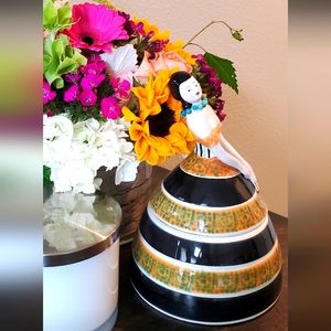 Beautiful Vintage Large Vietri Italian Maiden Trinket Box